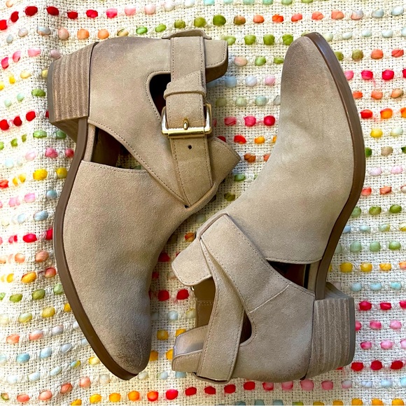 Michael Kors cutout suede ankle booties - Picture 3 of 7